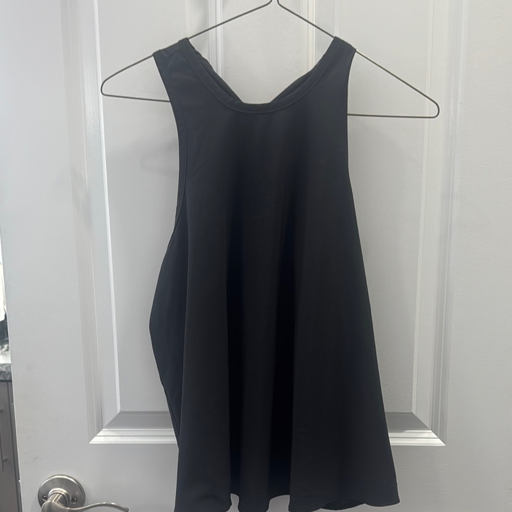 Vuori Black athletic top